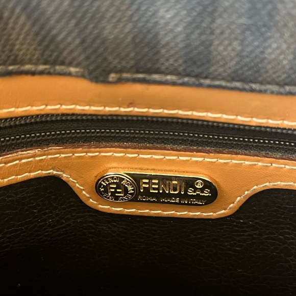 Vintage FENDI 1980s Pequin crossbody bag with tan leather trim and strap - Picture 10 of 13